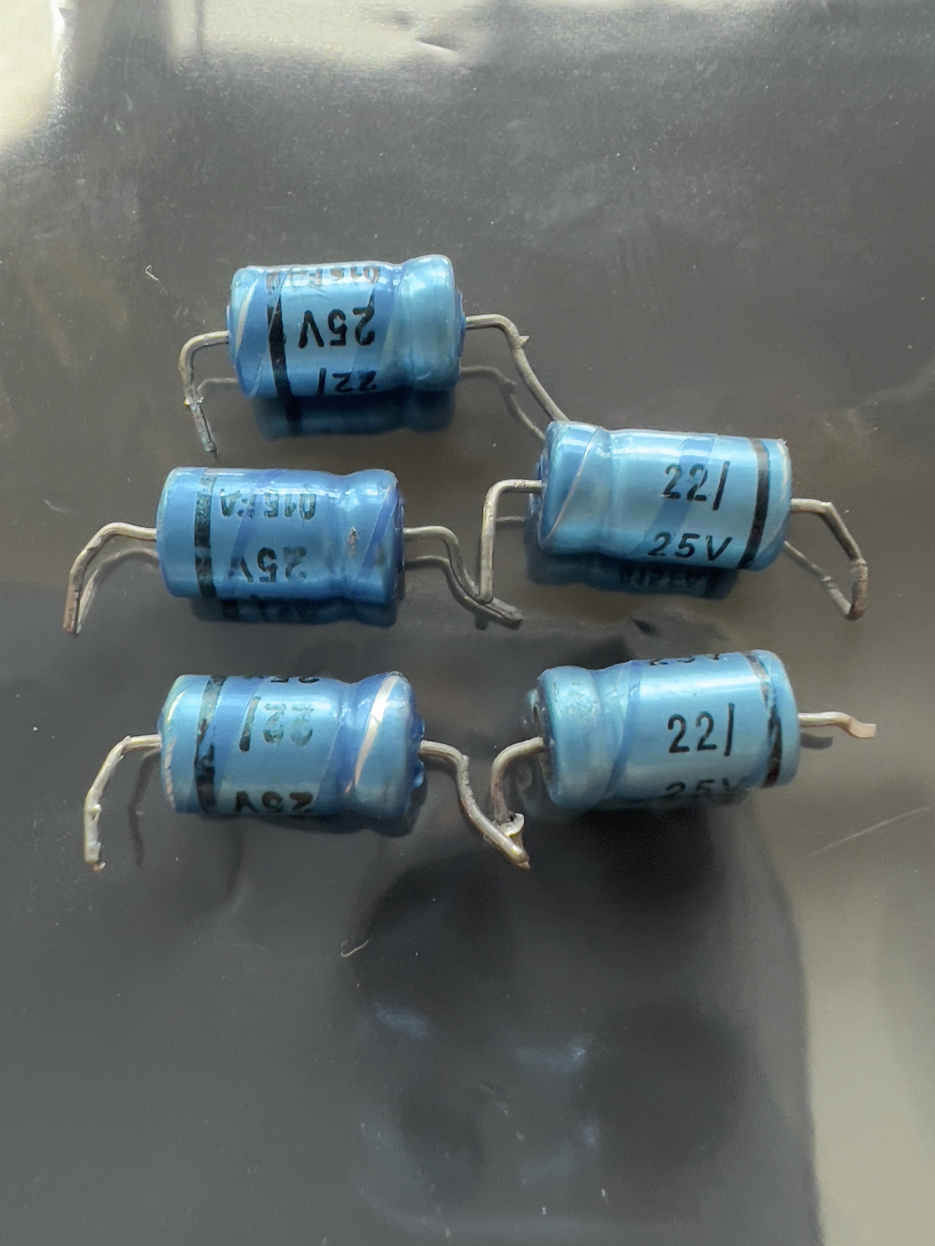 22uf_25v_015fa