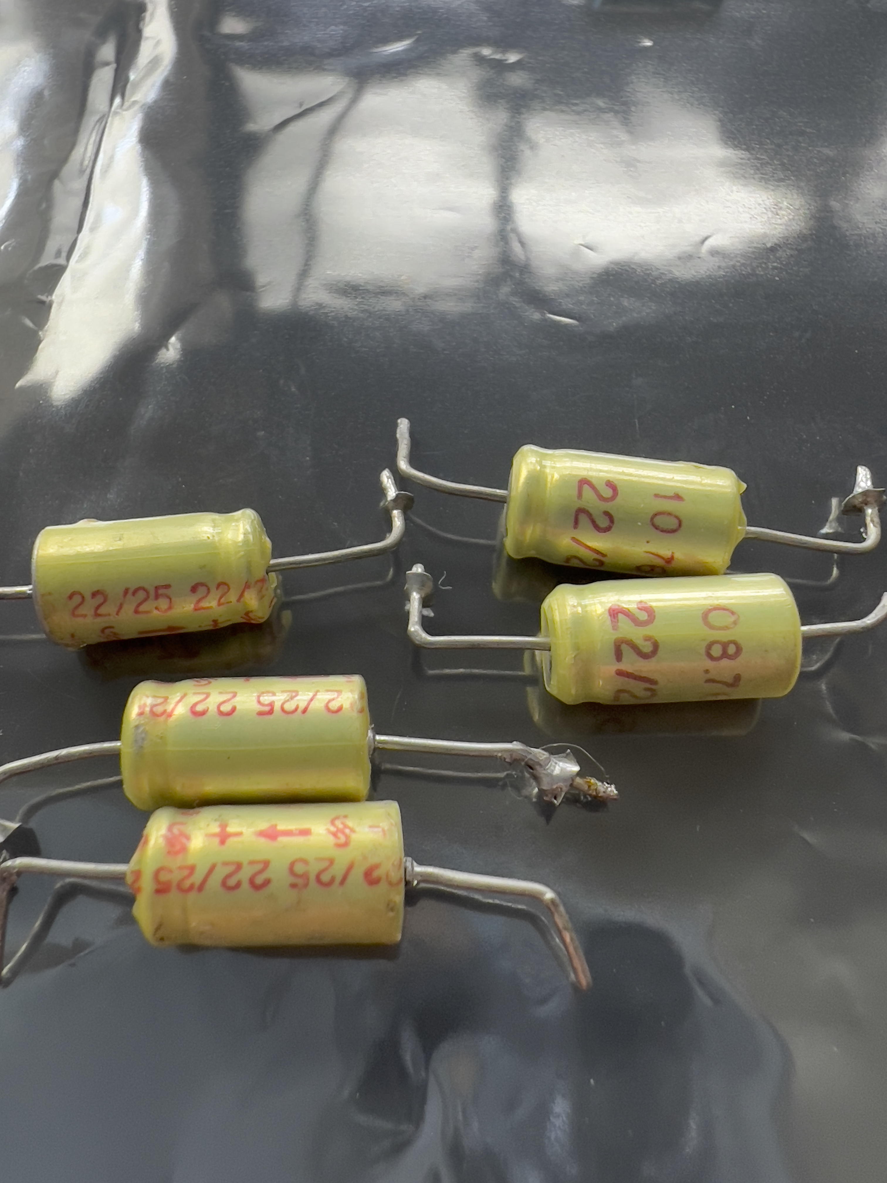22uf_25v_siemens